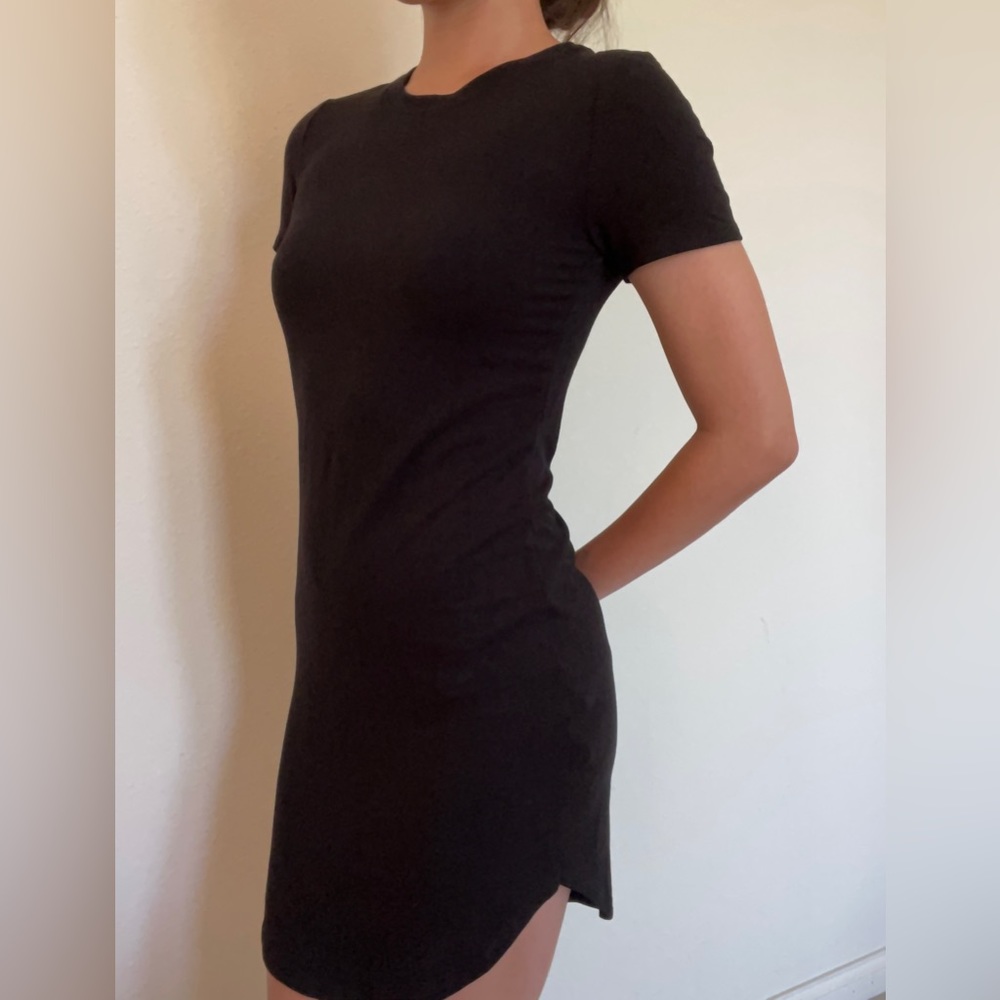 BLACK BODYCON T-SHIRT DRESS